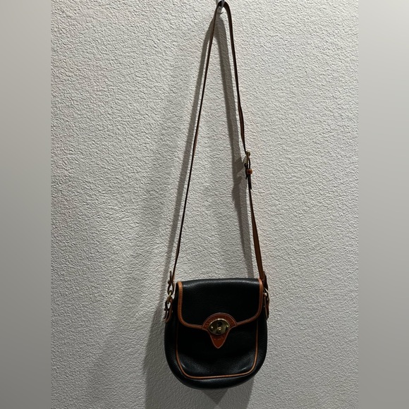 Vintage 1970s Dooney & Bourke Cavalry Spectator Leather Bucket Crossbody Bag - Picture 2 of 16